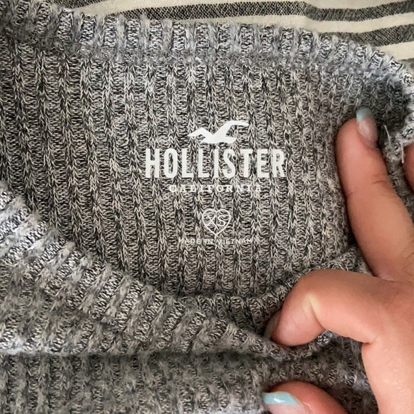 Xs Gray Hollister BodySuit. - Picture 2 of 2